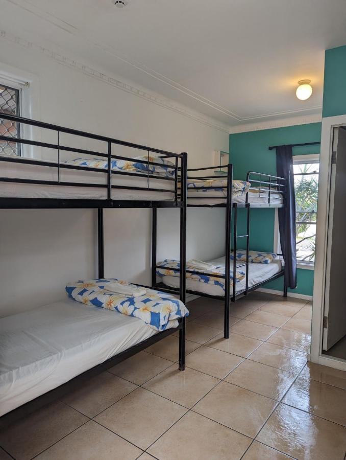 Ozzie Pozzie Backpackers Pansiyon Port Macquarie Dış mekan fotoğraf