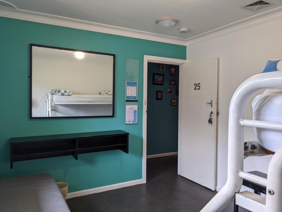 Ozzie Pozzie Backpackers Pansiyon Port Macquarie Dış mekan fotoğraf