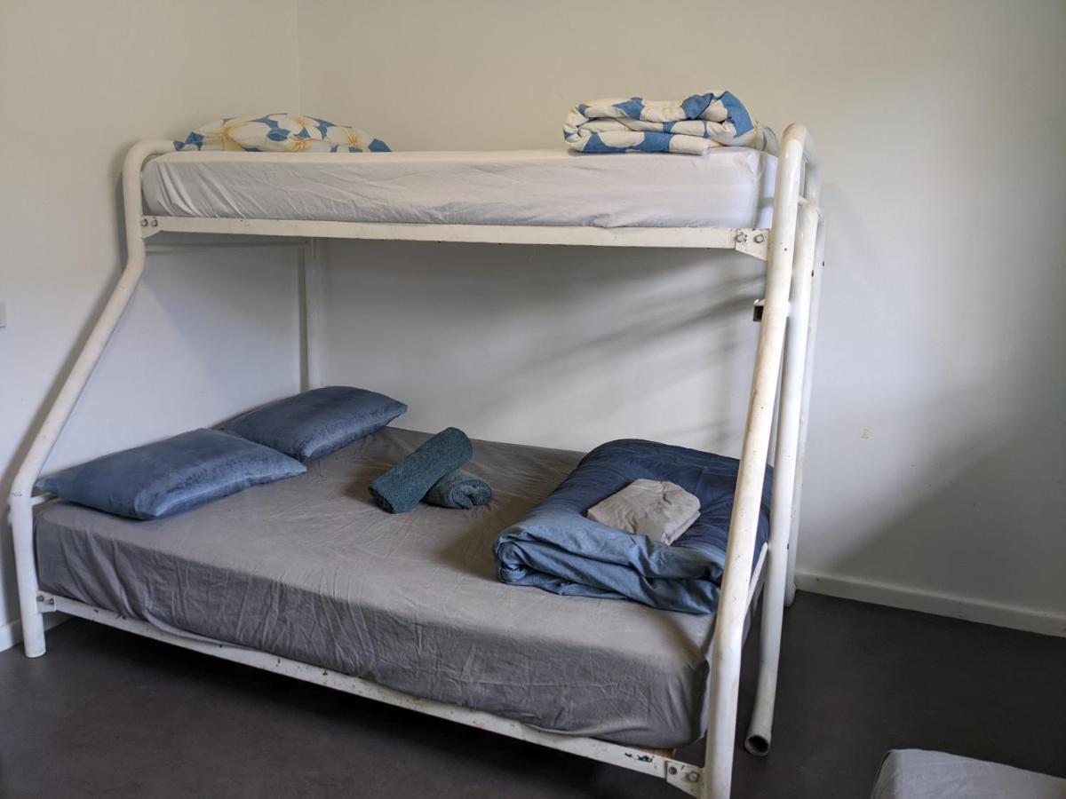 Ozzie Pozzie Backpackers Pansiyon Port Macquarie Dış mekan fotoğraf