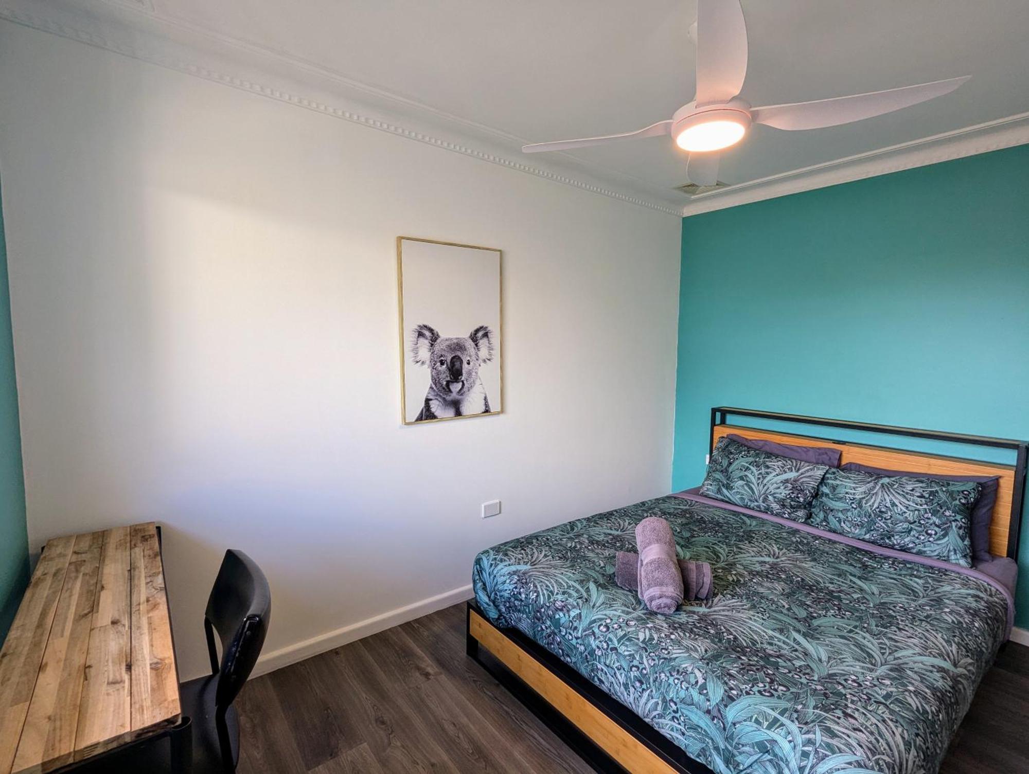 Ozzie Pozzie Backpackers Pansiyon Port Macquarie Dış mekan fotoğraf