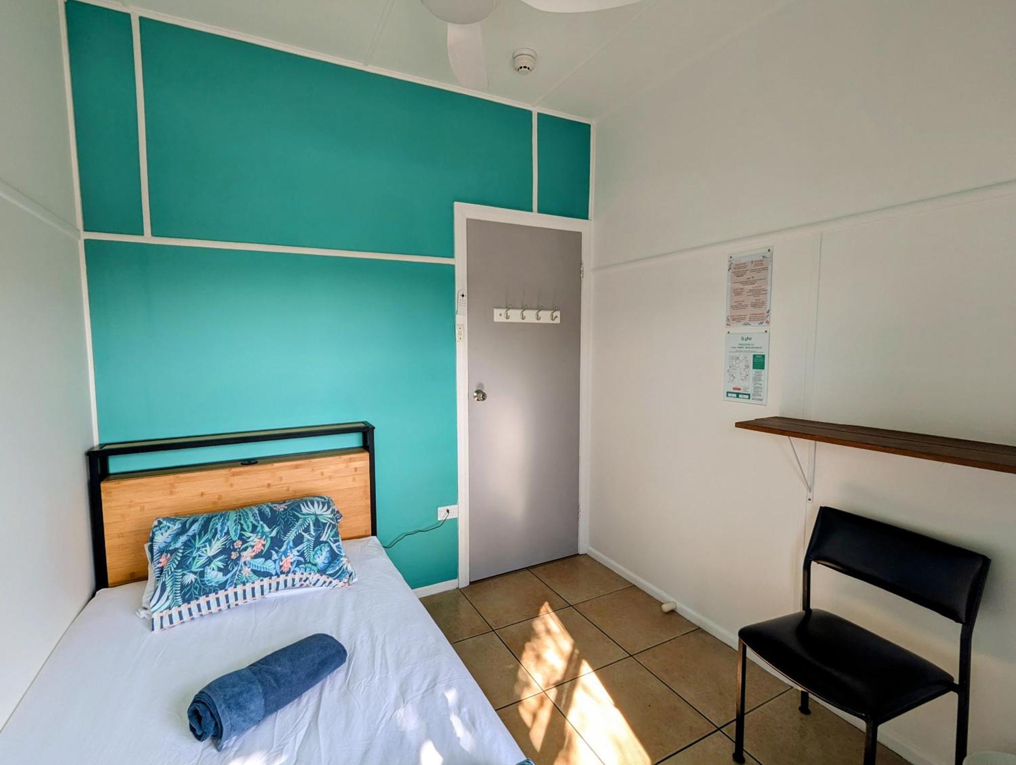 Ozzie Pozzie Backpackers Pansiyon Port Macquarie Dış mekan fotoğraf