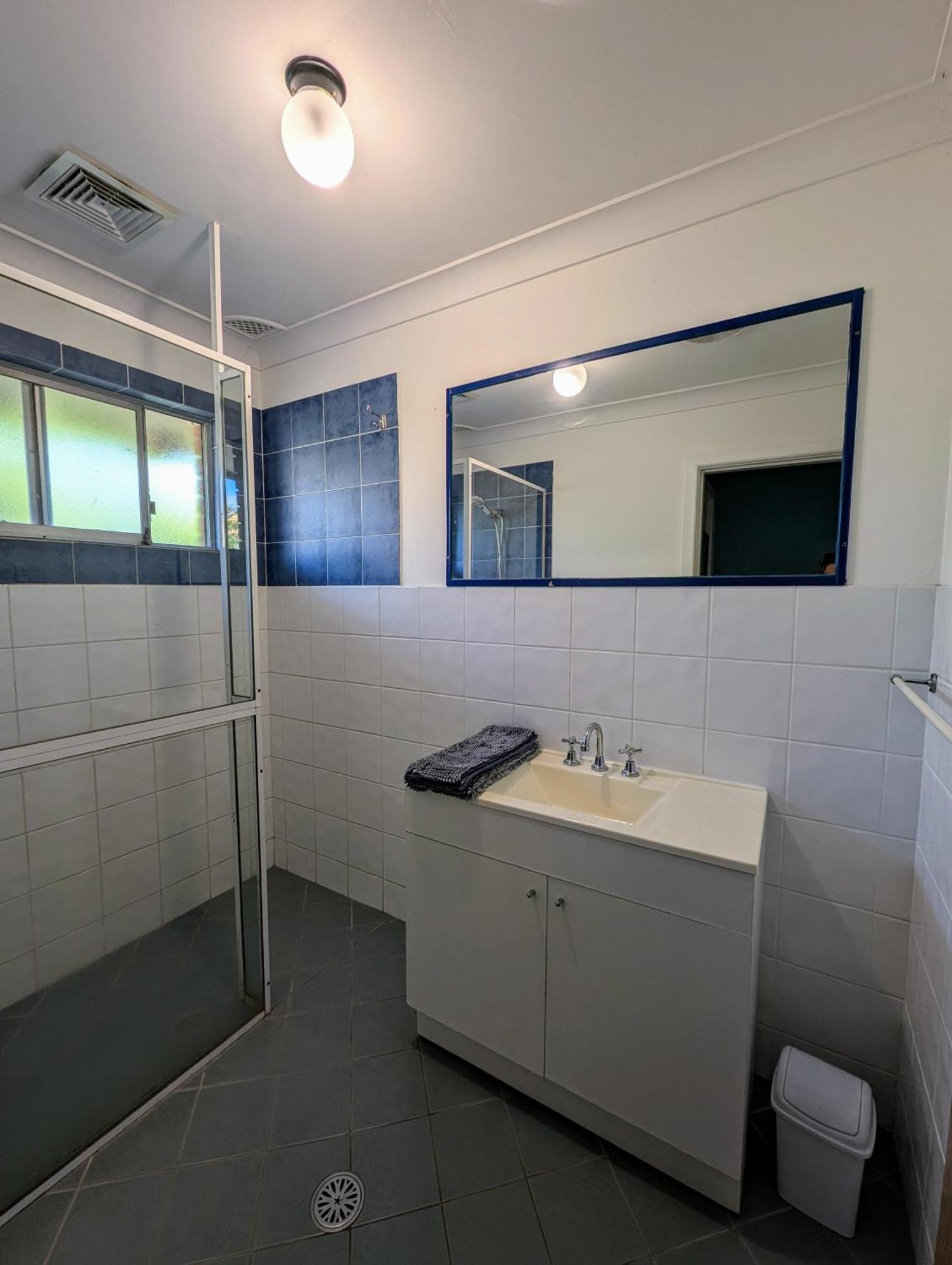 Ozzie Pozzie Backpackers Pansiyon Port Macquarie Dış mekan fotoğraf