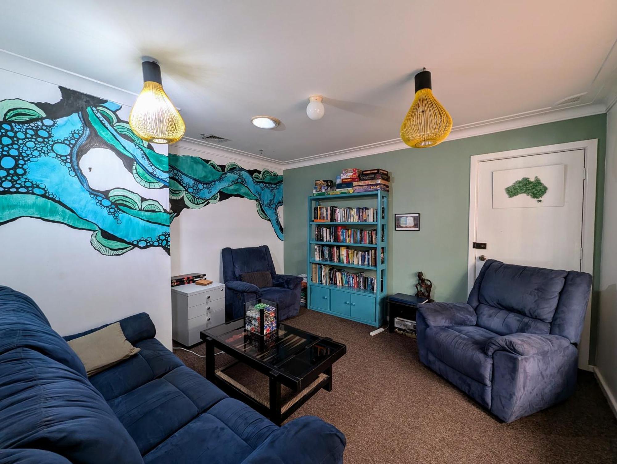 Ozzie Pozzie Backpackers Pansiyon Port Macquarie Dış mekan fotoğraf