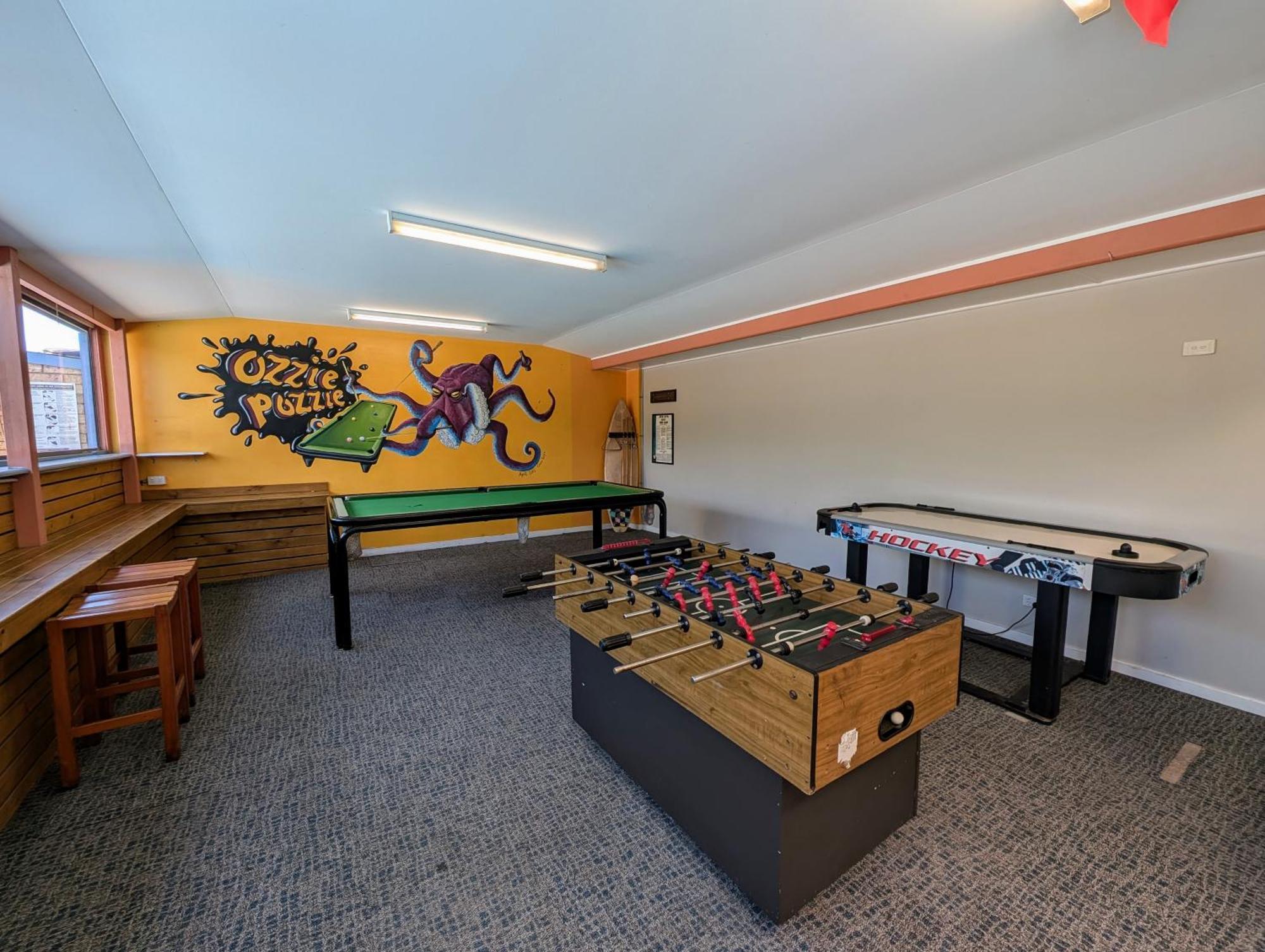 Ozzie Pozzie Backpackers Pansiyon Port Macquarie Dış mekan fotoğraf