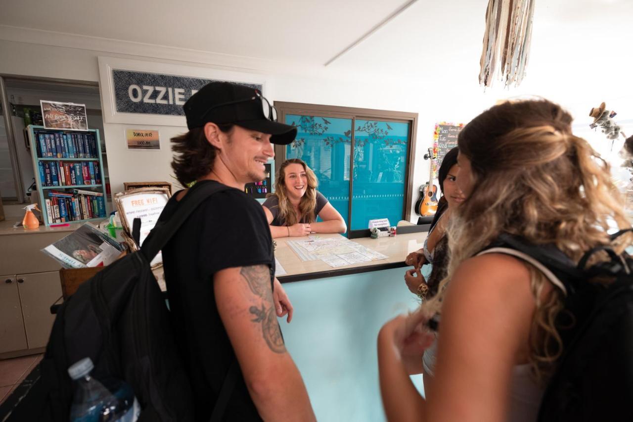 Ozzie Pozzie Backpackers Pansiyon Port Macquarie Dış mekan fotoğraf