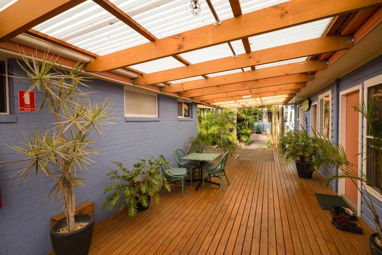 Ozzie Pozzie Backpackers Pansiyon Port Macquarie Dış mekan fotoğraf