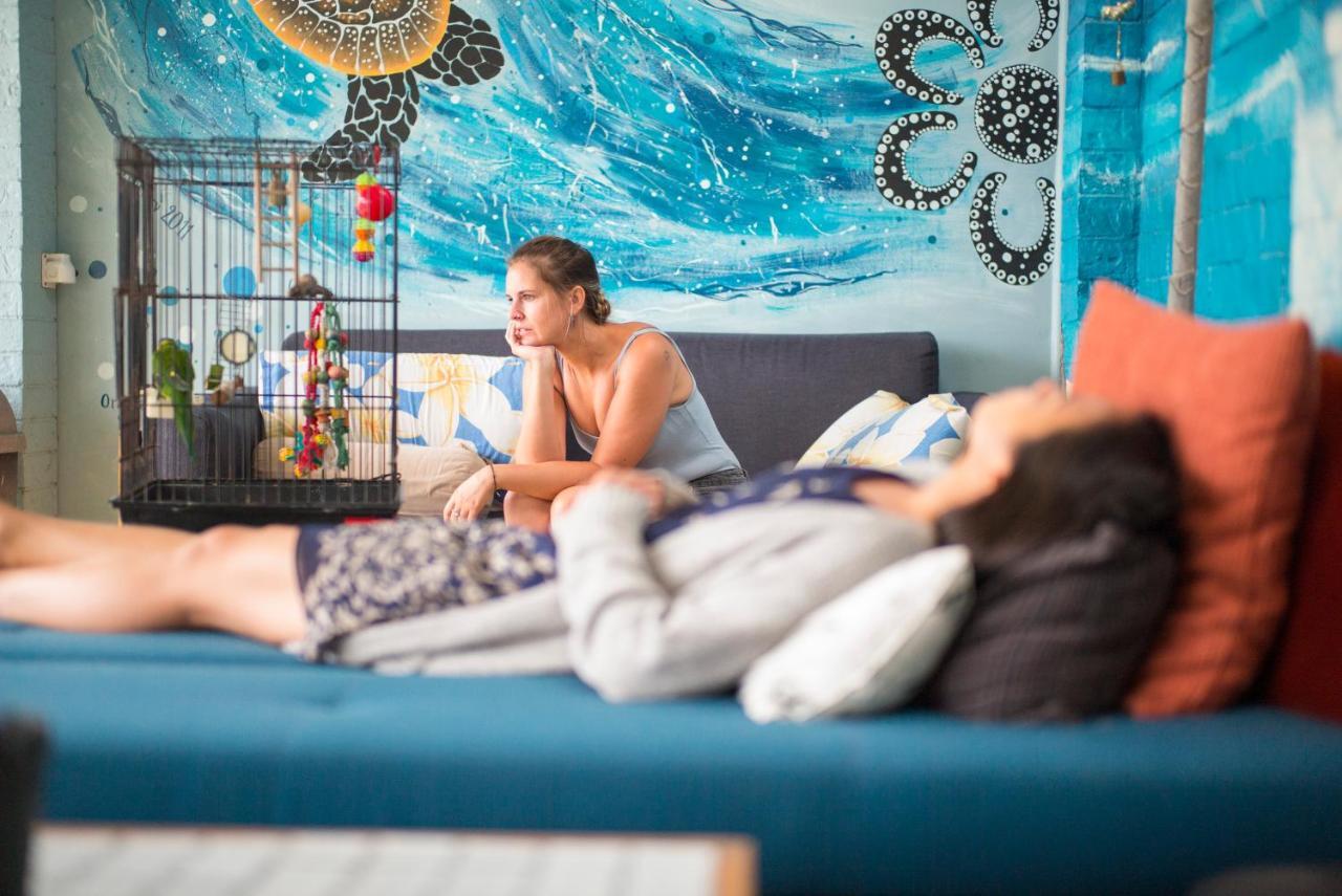 Ozzie Pozzie Backpackers Pansiyon Port Macquarie Dış mekan fotoğraf
